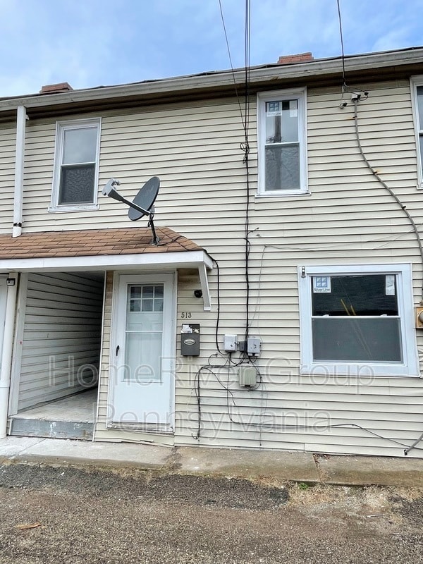 Building Photo - 513 Spear Way