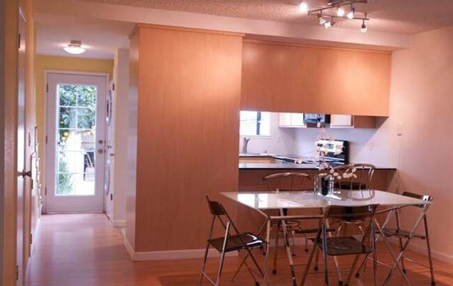 Building Photo - Fremont- Niles, Very Nice 2 Bed, 1.5 Bath ...