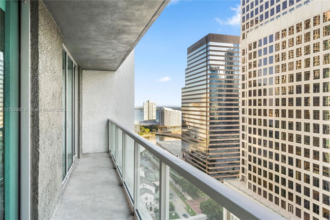 Foto del edificio - Southeast 6th Street, Miami, FL 33131 - 1 ...