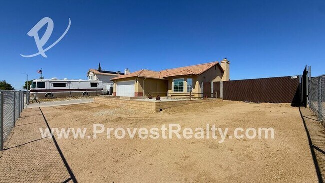 Foto del edificio - 6743 Banyan Ave