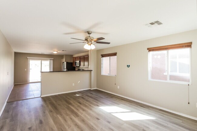 Building Photo - 5093 E Kittentails Dr