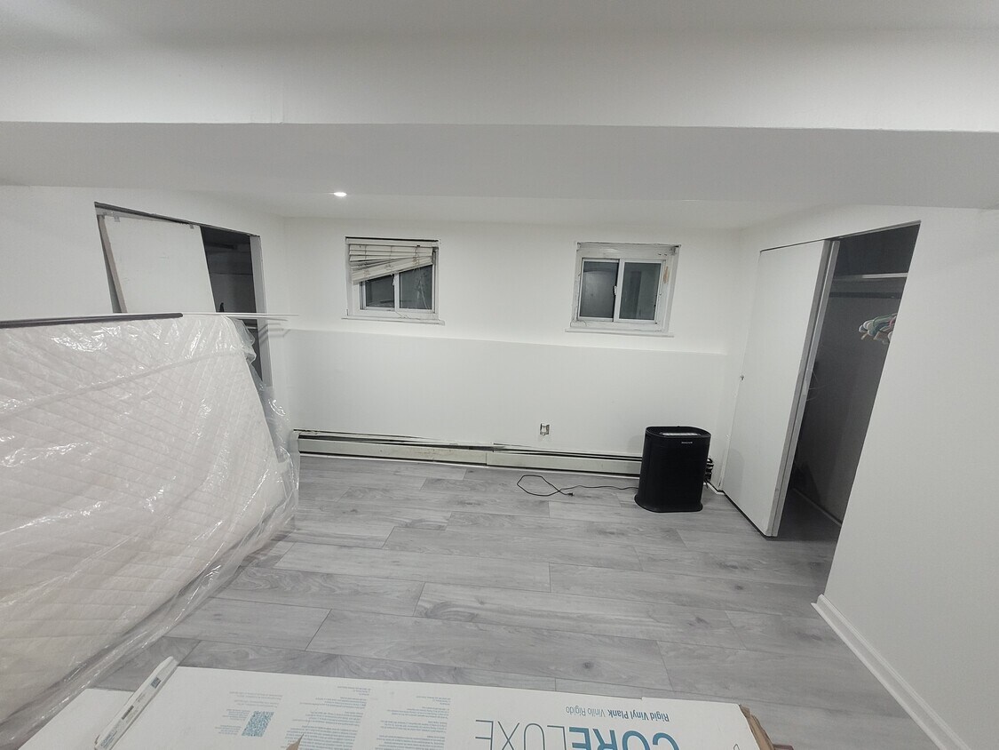 AMPLIA HABITACIÓN 2 ARMARIOS - 3259 Bruckner Blvd