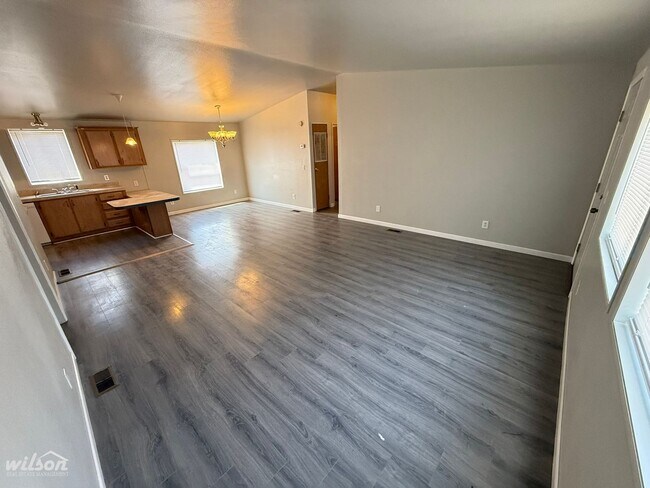 Foto del edificio - Spacious 3 Bed, 2 Bath Home in Union Gap!