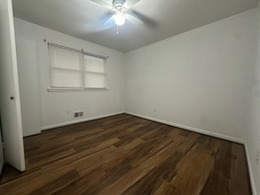 Building Photo - 8xxx Barrett Pl