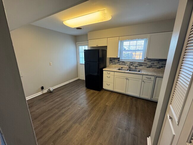 Foto del edificio - 301 W Adams St