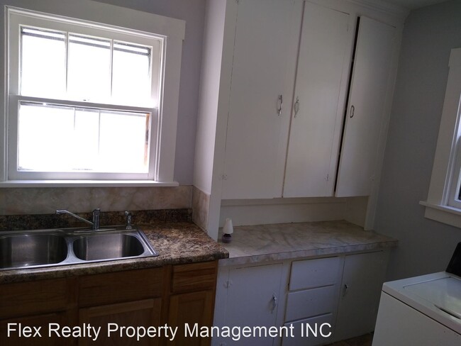 Foto del edificio - 3843 Hazelhurst Ave