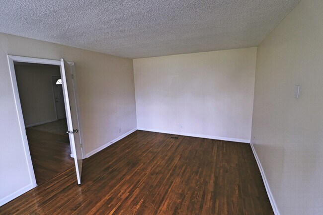 Building Photo - 7010 Cortez Ct B