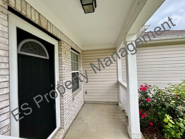 Foto del edificio - Great 3 Bedroom 2 Bathroom Ranch Style Home in Decatur!