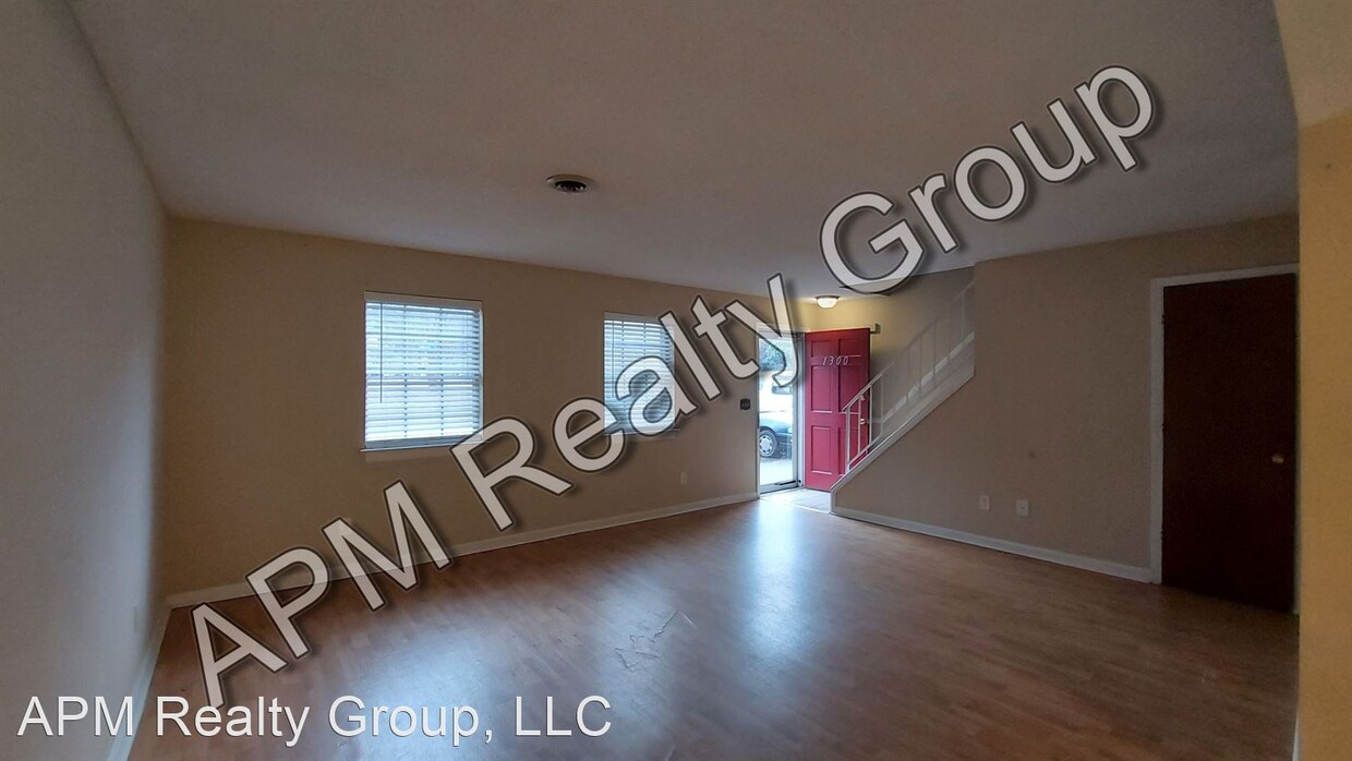Primary Photo - 2 br, 1.5 bath House - 1300 Cactus Ave.