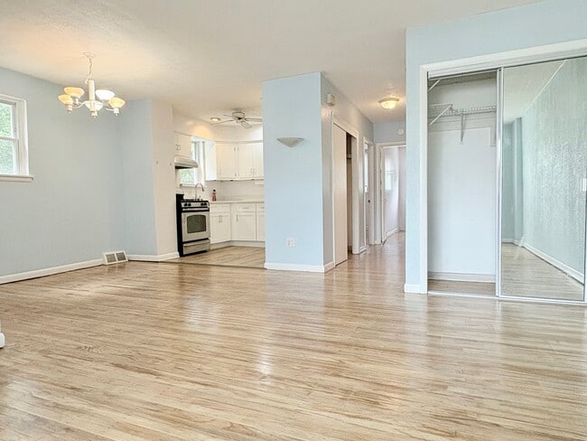 Building Photo - 4006 Balwynne Park Rd