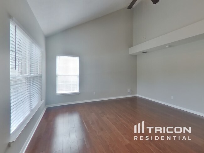 Building Photo - 709 Billie Jean Cir