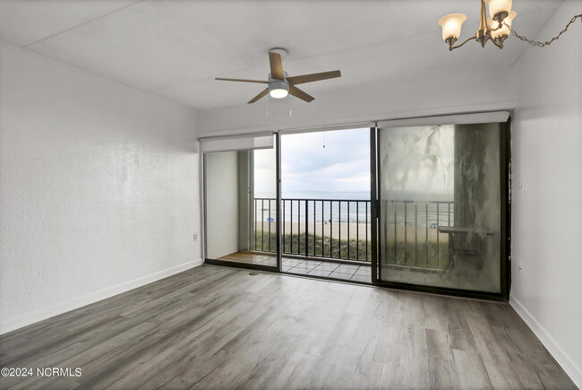 Foto del edificio - 222 Carolina Beach Ave N