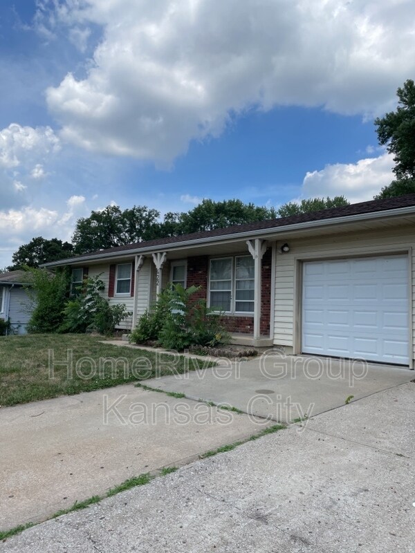 422 NE 87th St, Kansas City, MO 64155 House Rental in Kansas City, MO