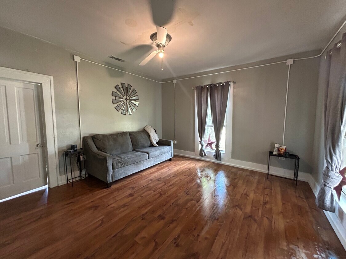 Foto principal - 507 W Smith St