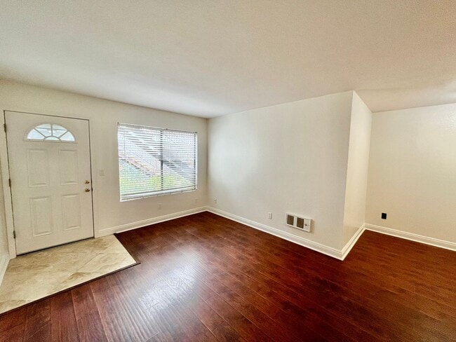 Building Photo - Updated 1bd/1bth Normal Heights Apartment ...