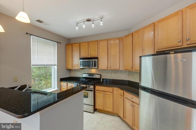 Foto del edificio - 2665 Prosperity Ave