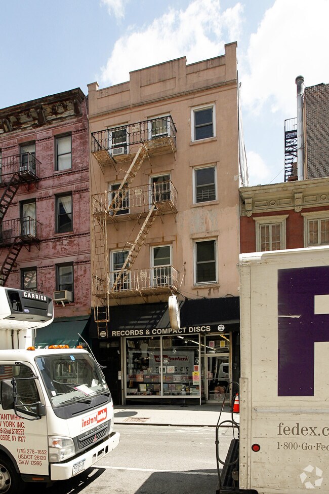 Building Photo - 239 Bleecker St