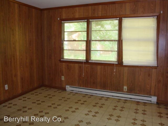 Building Photo - 4701 Hidden Valley Rd