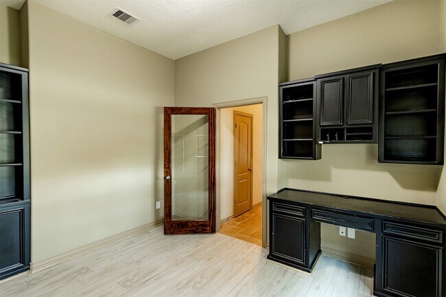Building Photo - 25010 Florina Ranch Dr