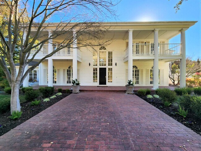 Building Photo - Extraordinary Atherton Estate with Cottage...