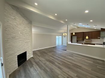 Building Photo - 2721 Abejorro St