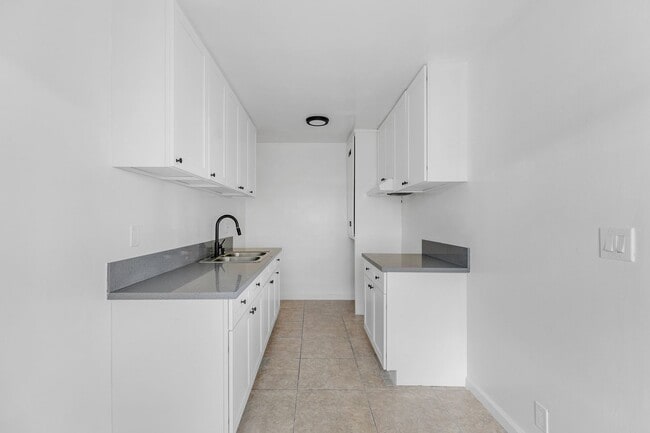 Foto del edificio - 13410 S Vermont Ave