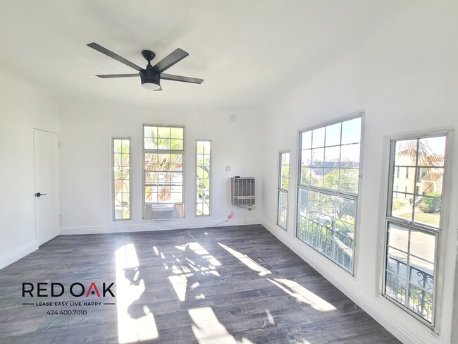 Building Photo - 1272 S Mullen Ave
