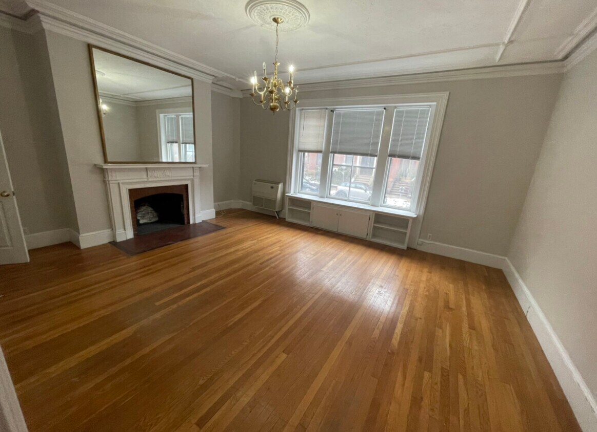 Primary Photo - 10 Fairfield St