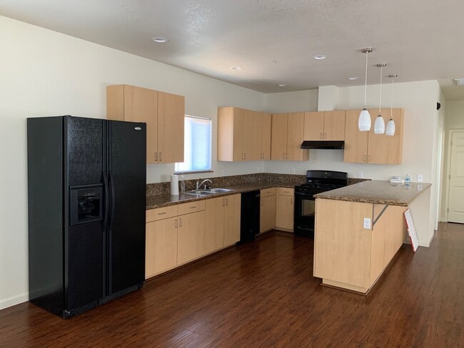 Building Photo - 4058 E Midas Ave