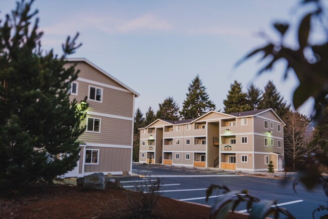 Foto del edificio - Lake Forest Commons