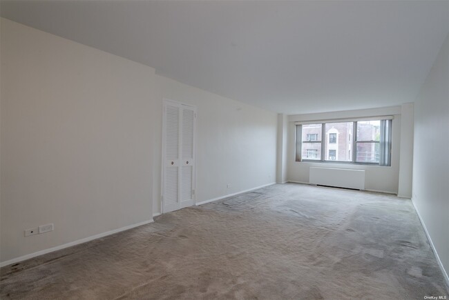 Building Photo - 175-20 Wexford Terrace
