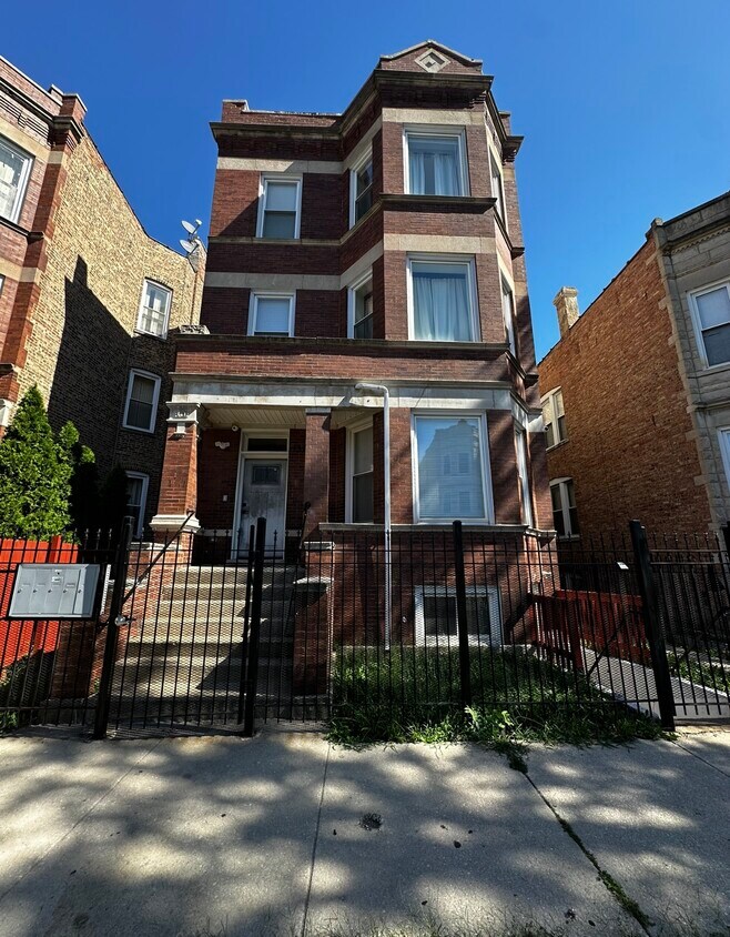 Primary Photo - 1321 S Lawndale Ave