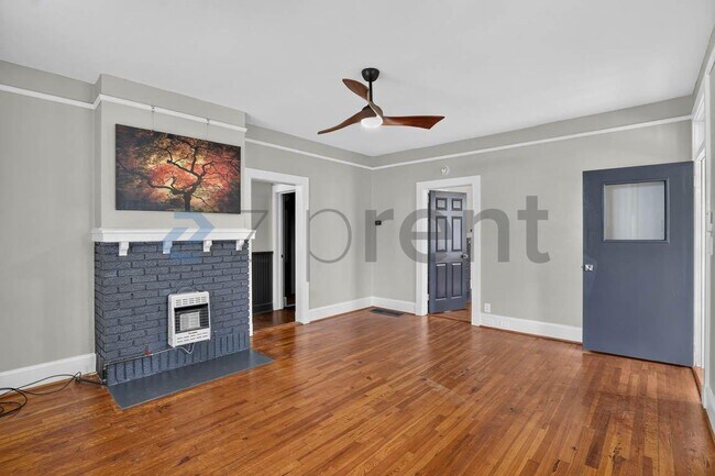 Building Photo - Unit