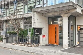 Building Photo - 10 Morrison St