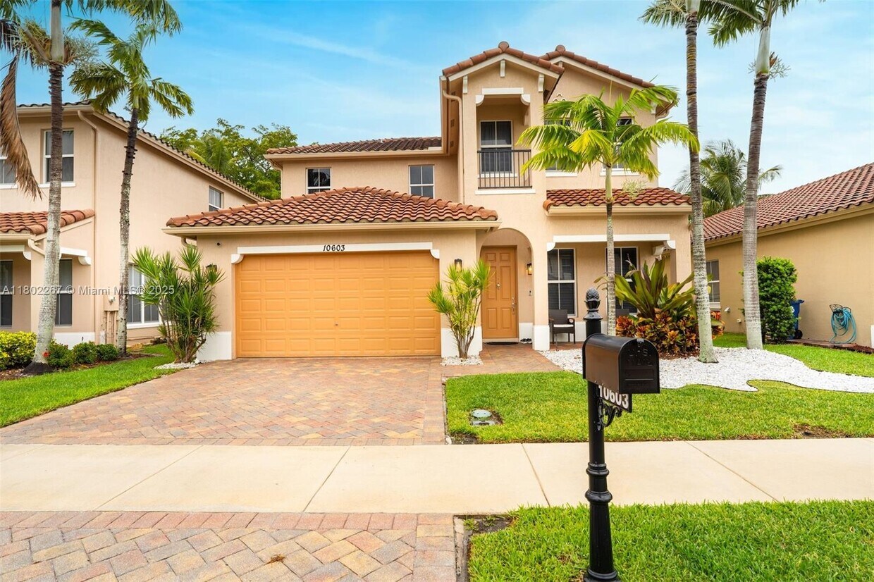 Foto principal - 10603 NW 36th St