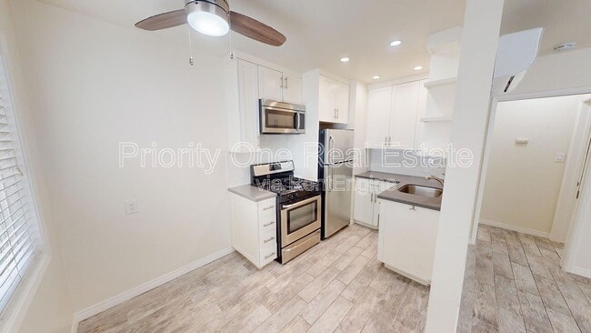 Building Photo - 713 Venice Ct.