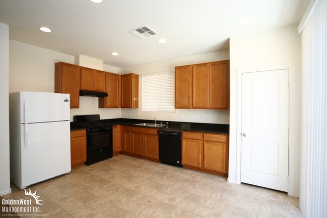 Building Photo - Gorgeous 4Bdm 2.5Ba Two-Story Home in Sout...