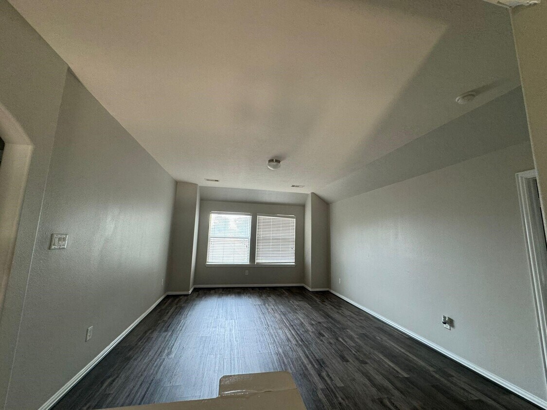 Building Photo - 25614 Crisp Spring Ln