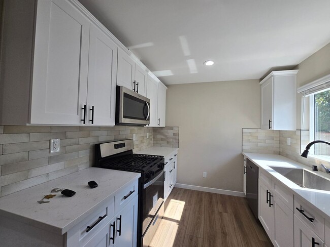 Foto del edificio - Newly Renovated 2023!! 4BD/2BA