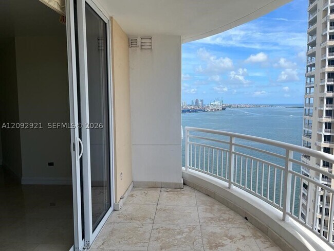 Foto del edificio - 848 Brickell Key Dr