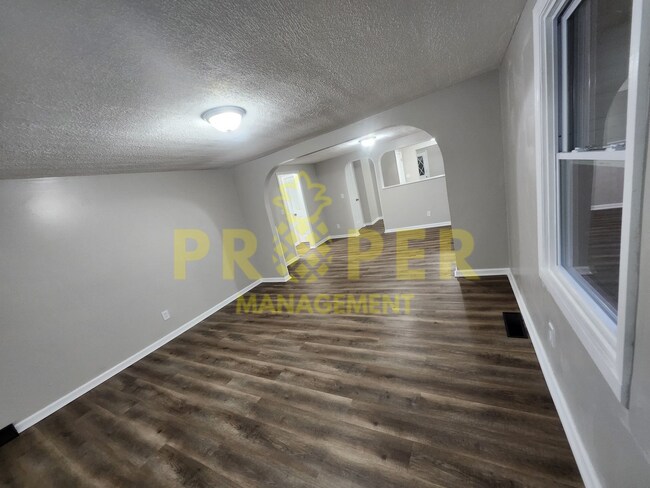 Foto del edificio - Charming 2 bed House for rent with large g...