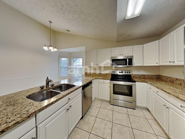 Building Photo - 18 Ludwick Ln