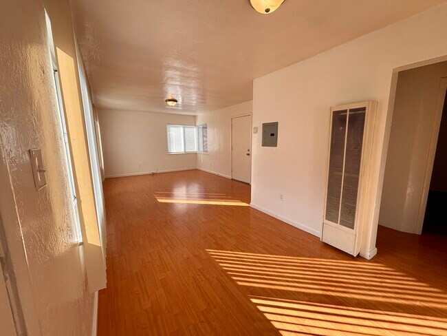 Foto del edificio - 8638 MacArthur Blvd