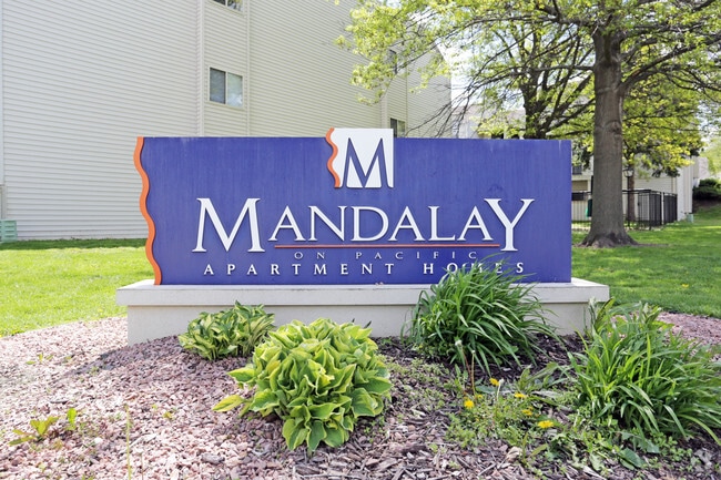 Entrance - Mandalay on Pacific