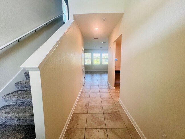 Foto del edificio - Spacious 4-Bedroom Home in Kissimmee – Ava...