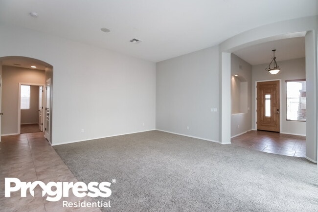 Building Photo - 2221 S Holguin Way