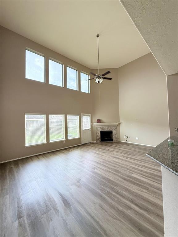 Foto del edificio - 5015 BridgeValley Ct