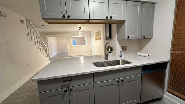 Building Photo - 6246 Oak Cluster Cir