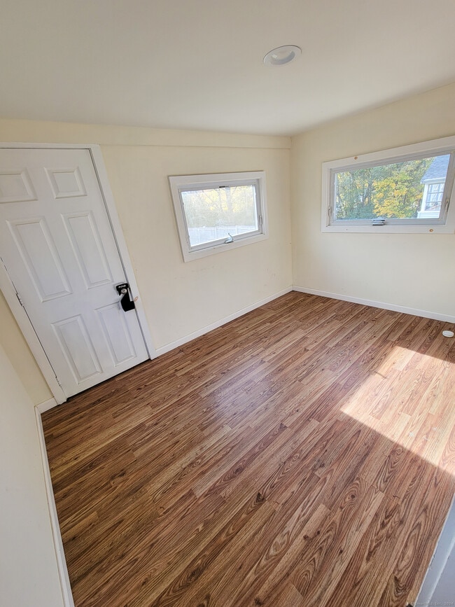 Foto del edificio - 59 Crocker Ave