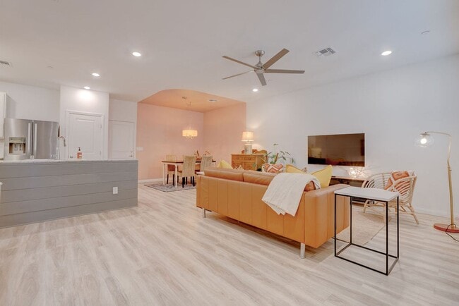 Building Photo - 3245 Montage Dr